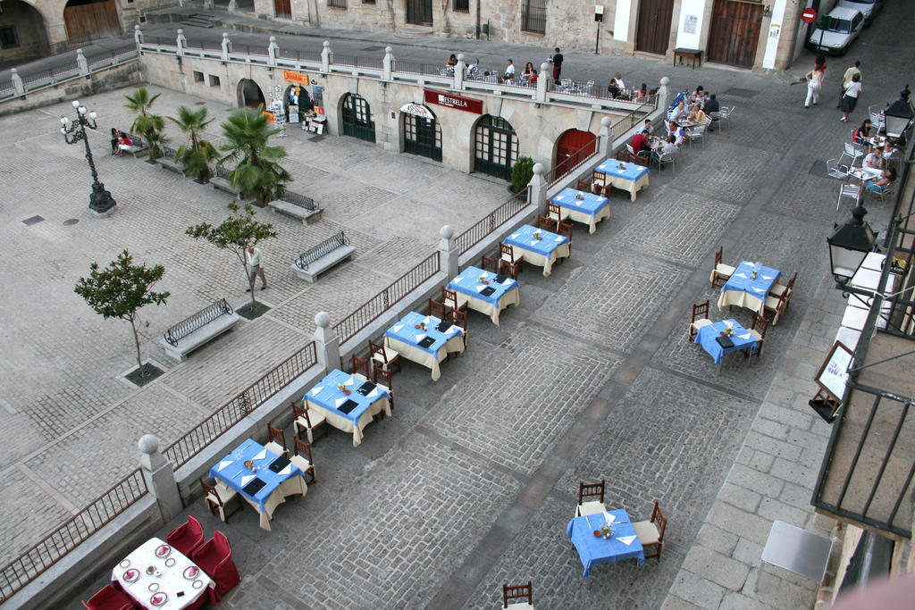 Alojamientos Plaza Mayor Trujillo Exterior photo