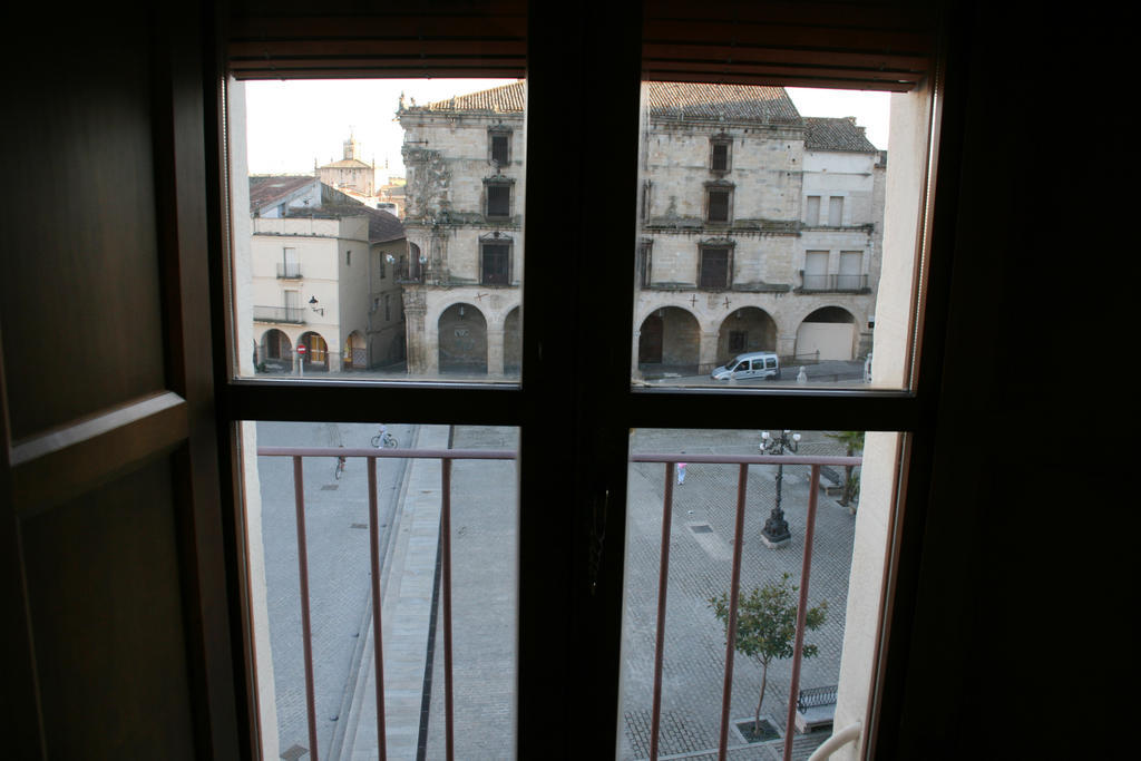 Alojamientos Plaza Mayor Trujillo Room photo