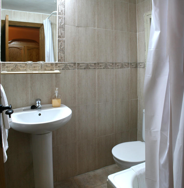 Alojamientos Plaza Mayor Trujillo Room photo